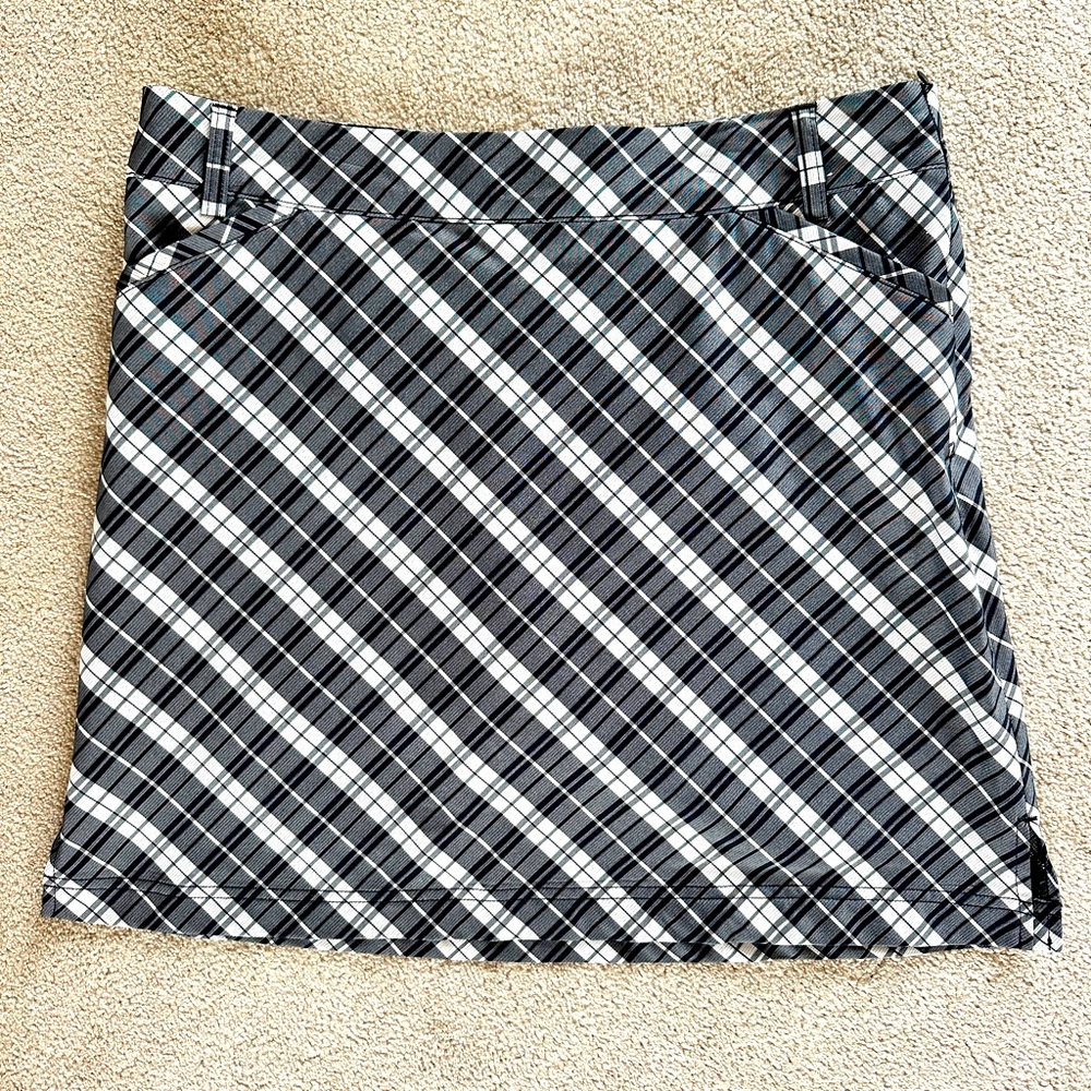 A U R plaid Skort